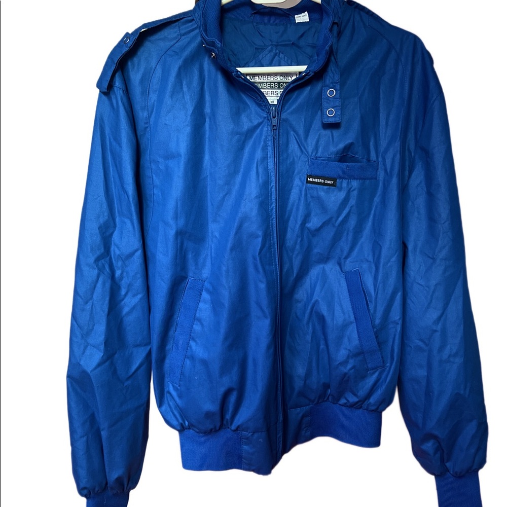 MEMBERS ONLY CLASSIC ICONIC RACER JACKET
BLUE